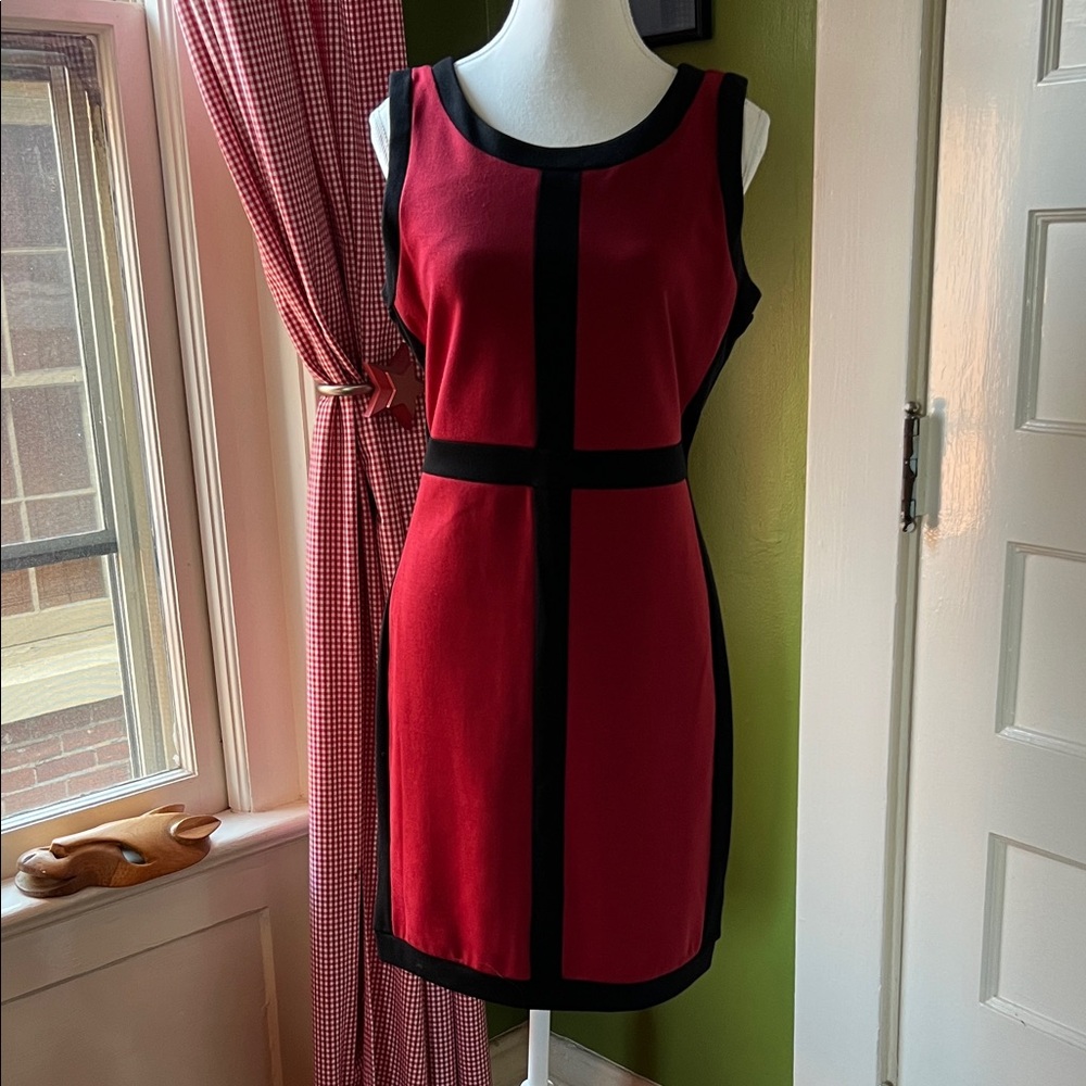 Red Black Stretch Knit Sleeveless Shift Dress by Romeo and Juliet Couture Sz L